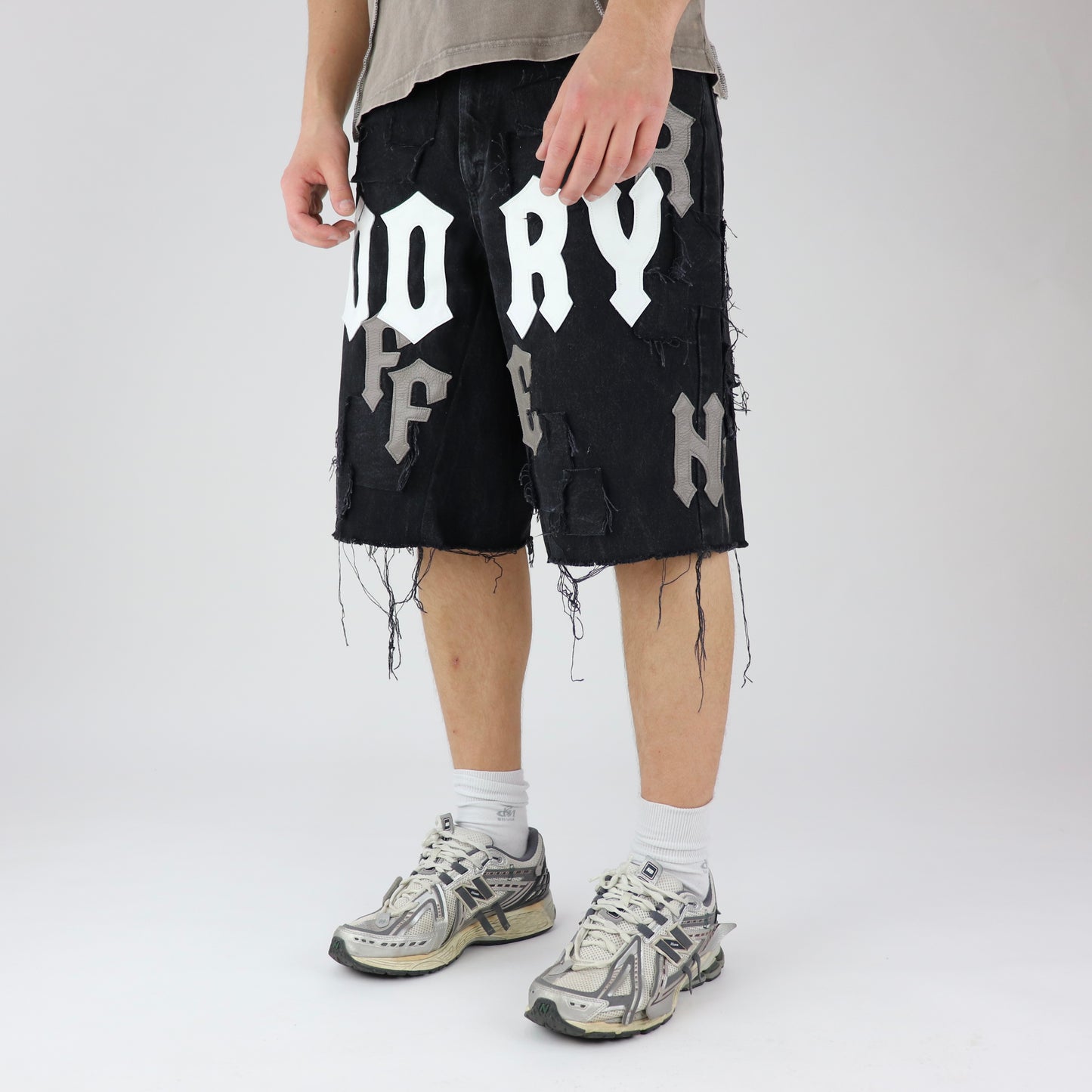 DFFRNT 100RY letters black shorts