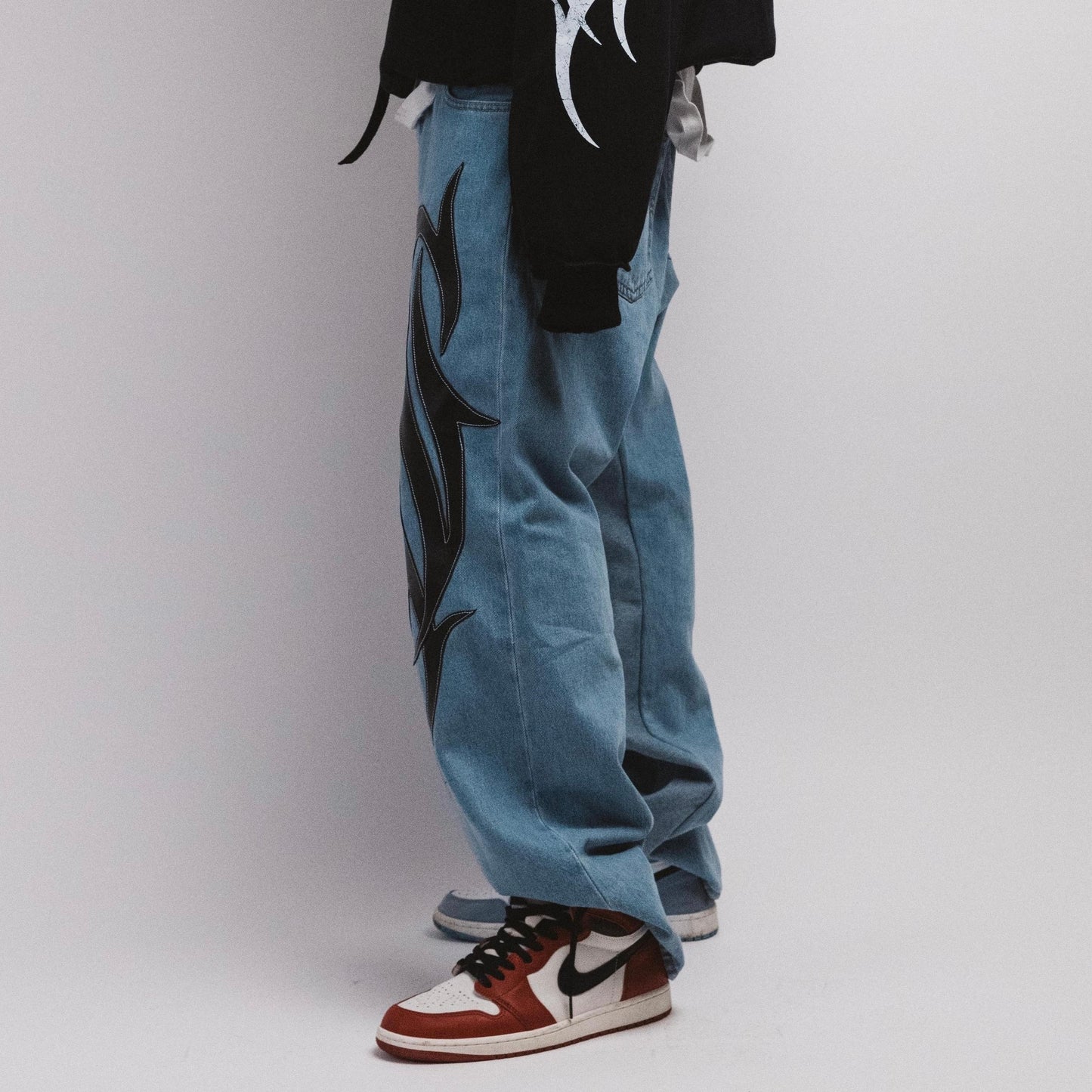 DFFRNT 100RY blue jeans