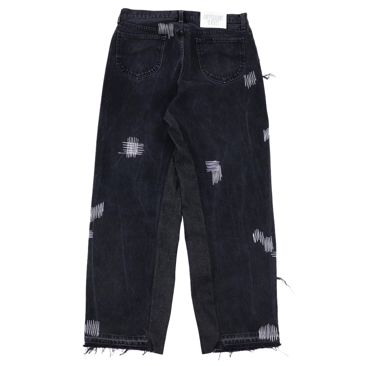 DFFRNT 100RY black-white jeans