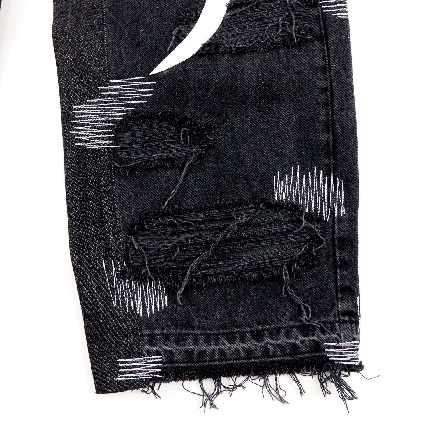 DFFRNT 100RY black-white jeans