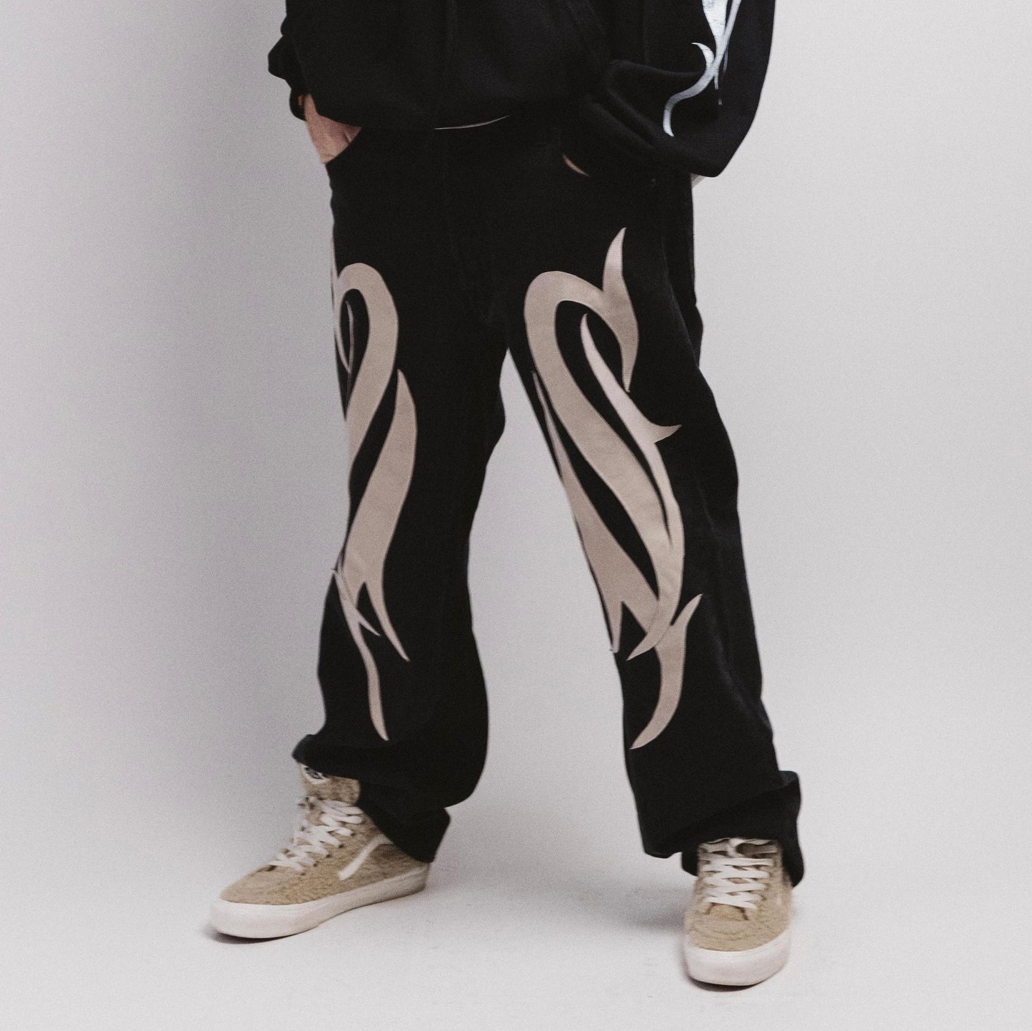 DFFRNT 100RY black jeans