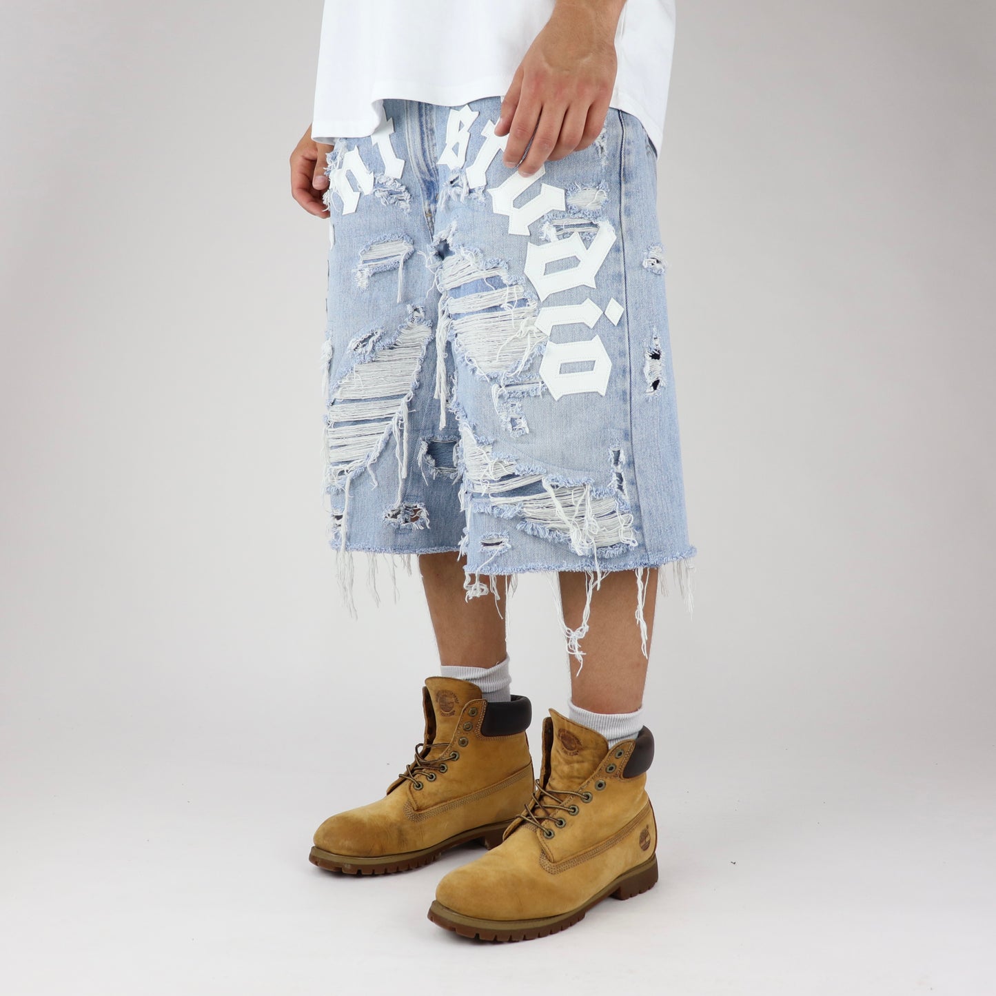 Blue-white baggy shorts