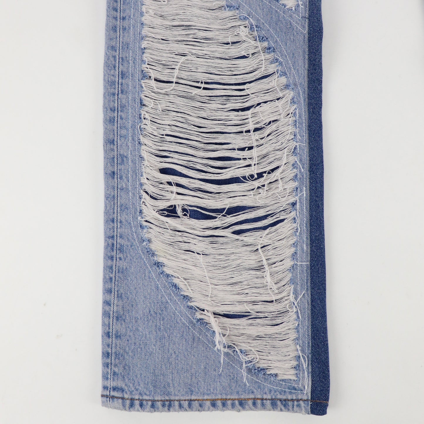 Symmetrical distressed jeans