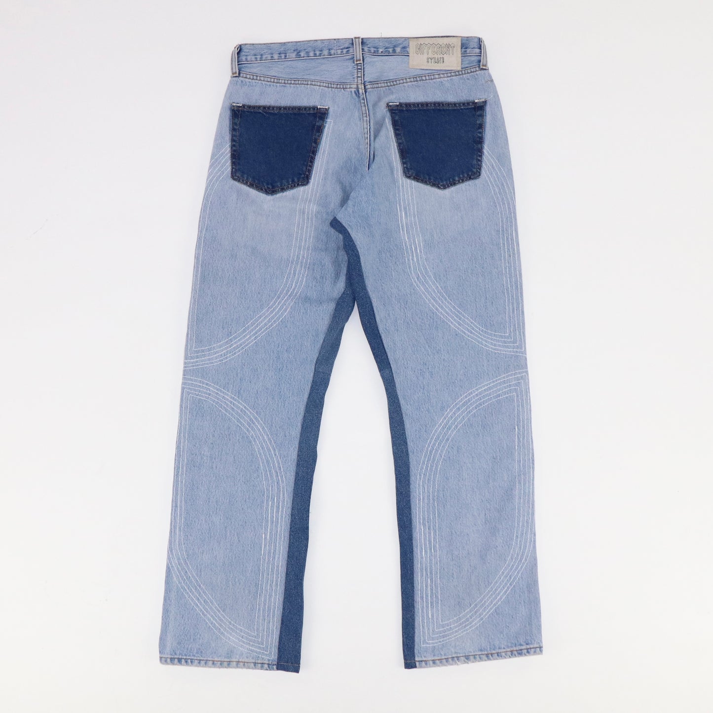 Symmetrical distressed jeans