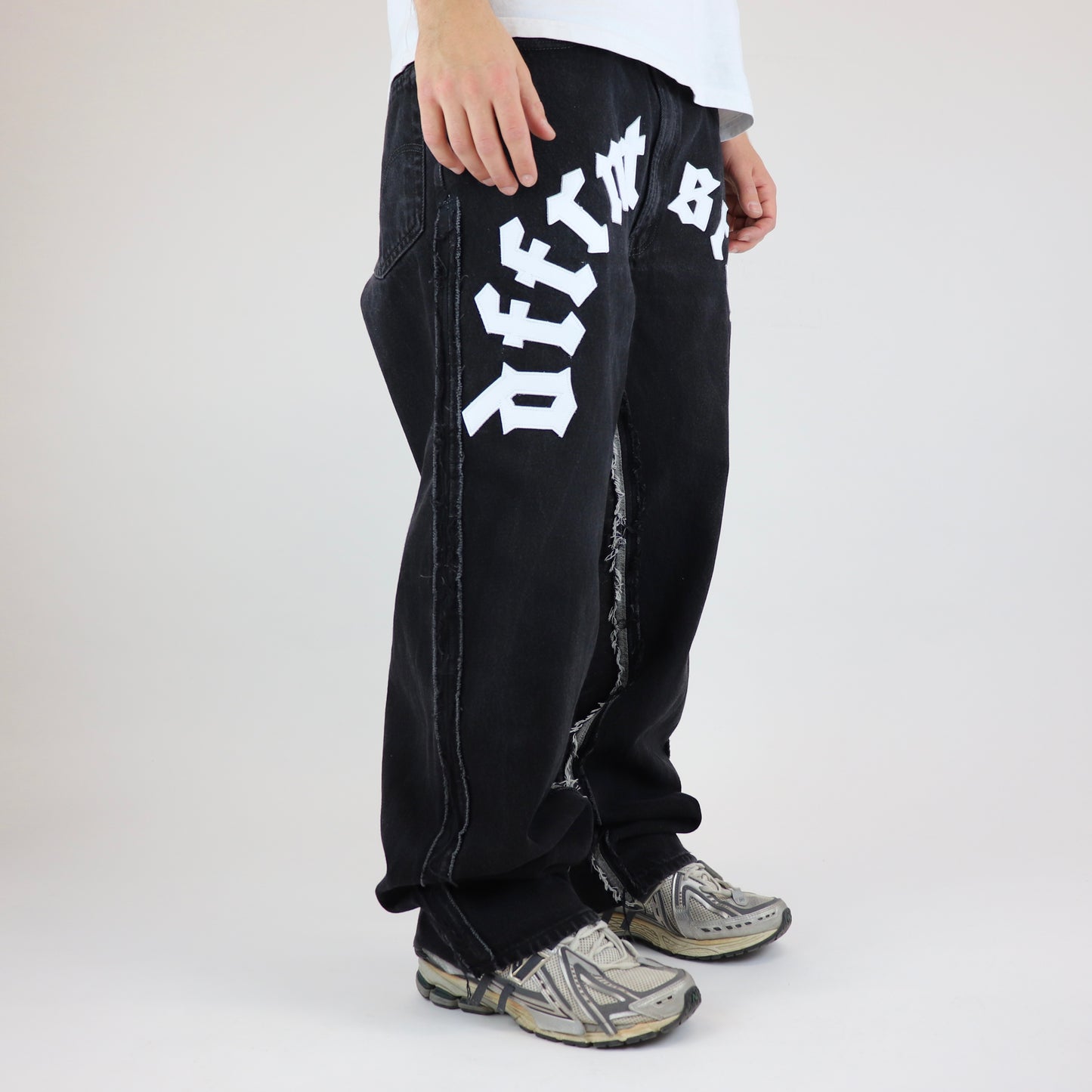 DFFRNT studio jeans black