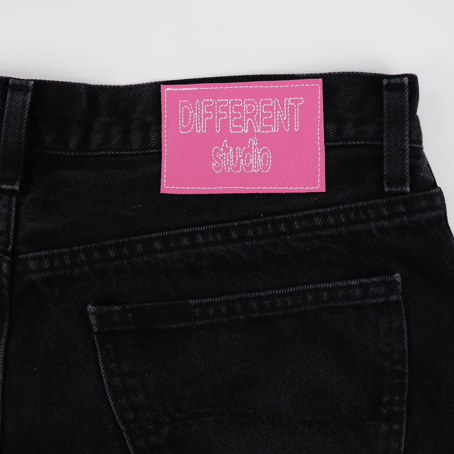 Black-pink baggy jeans