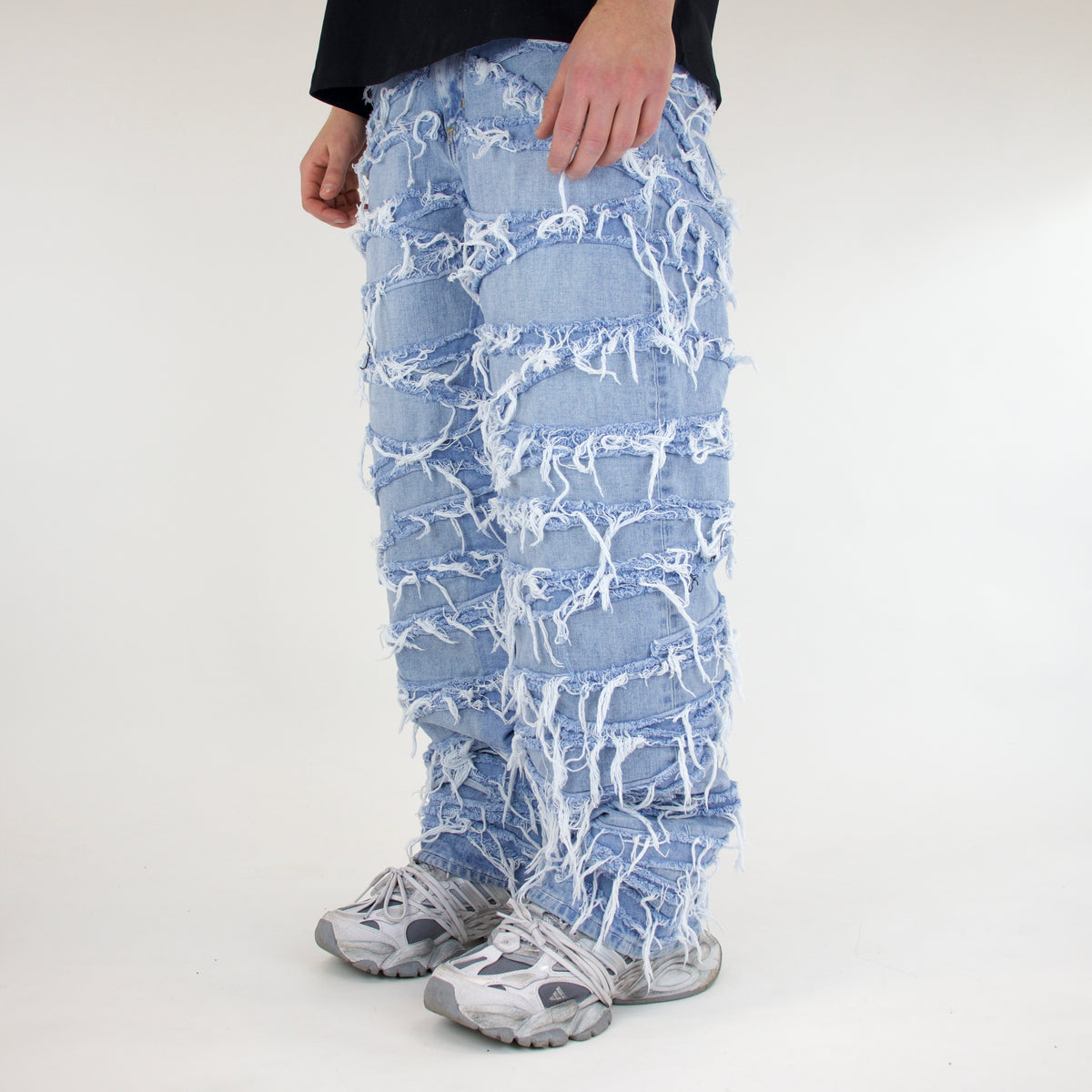 Breakline blue jeans