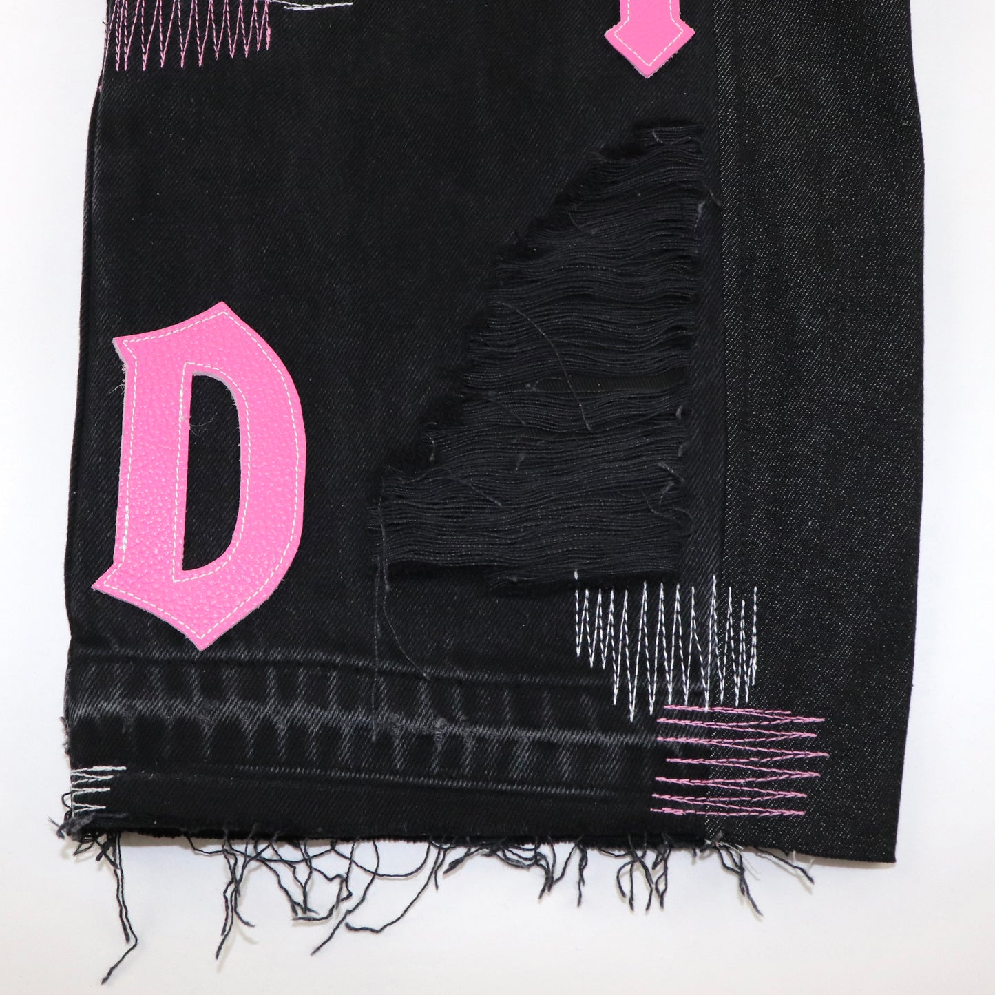Black-pink baggy jeans