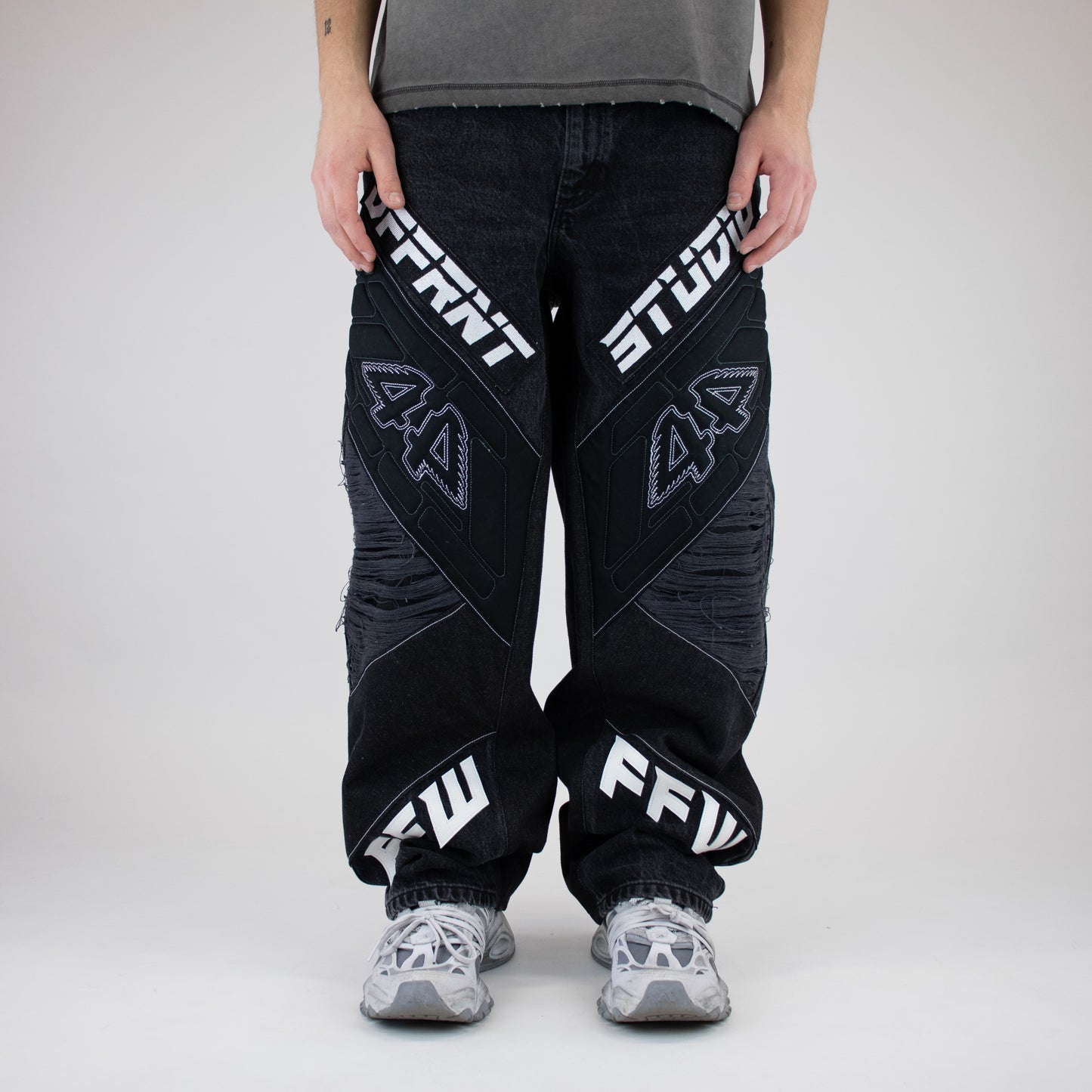 D44RNT black moto jeans