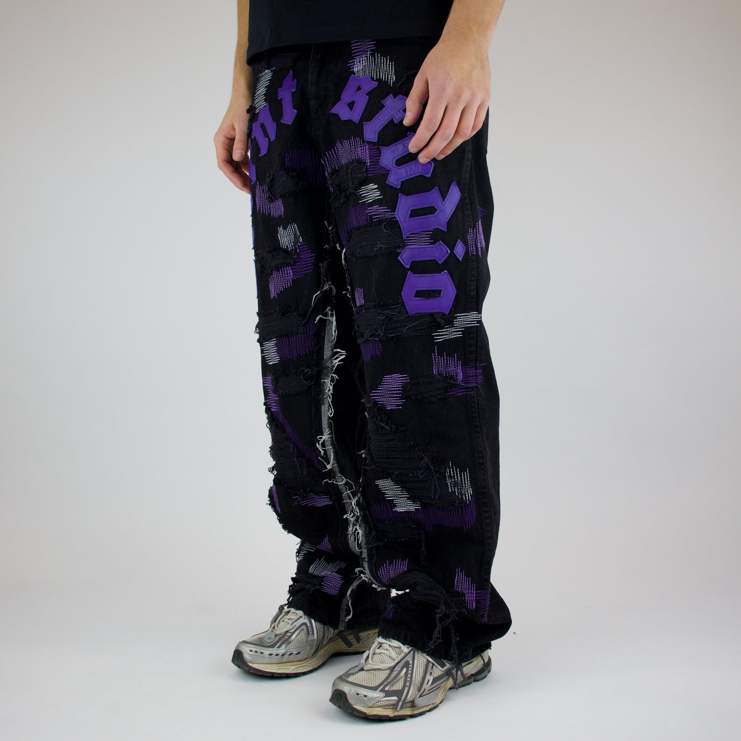 DFFRNT studio jeans black-purple
