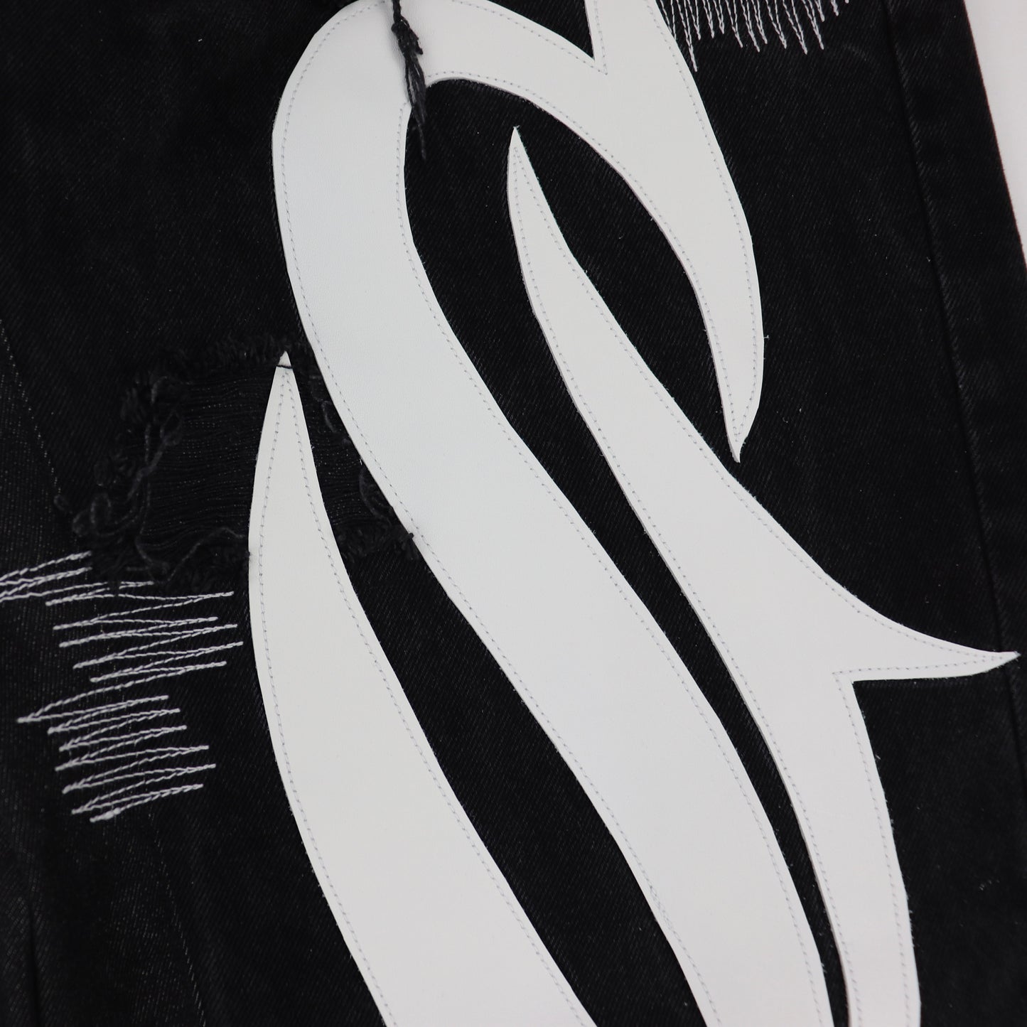 DFFRNT 100RY black-white jeans