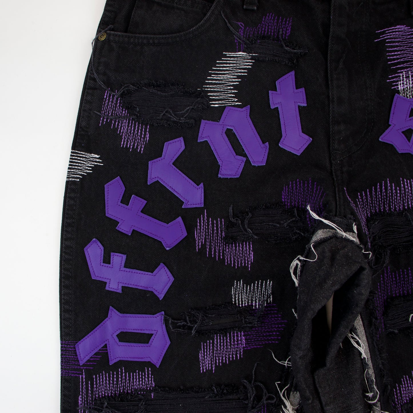 DFFRNT studio jeans black-purple