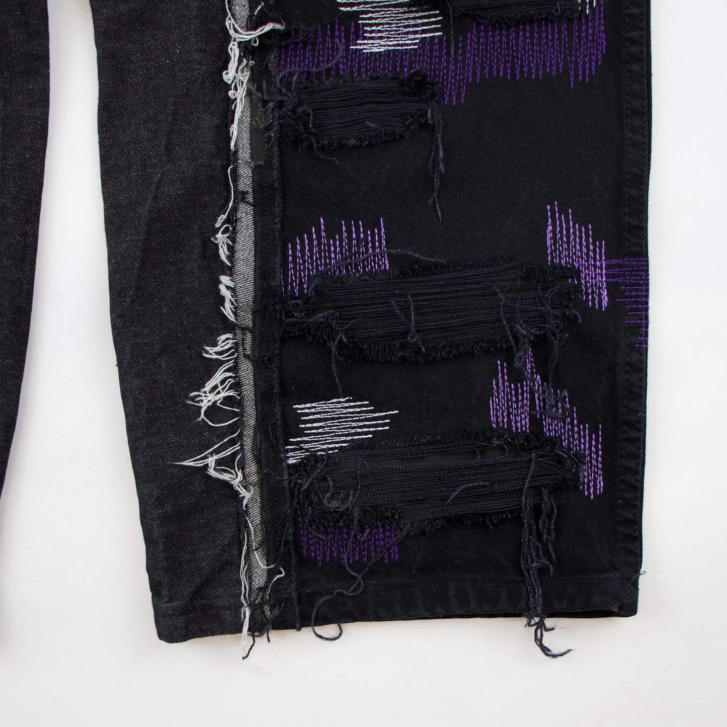 DFFRNT studio jeans black-purple