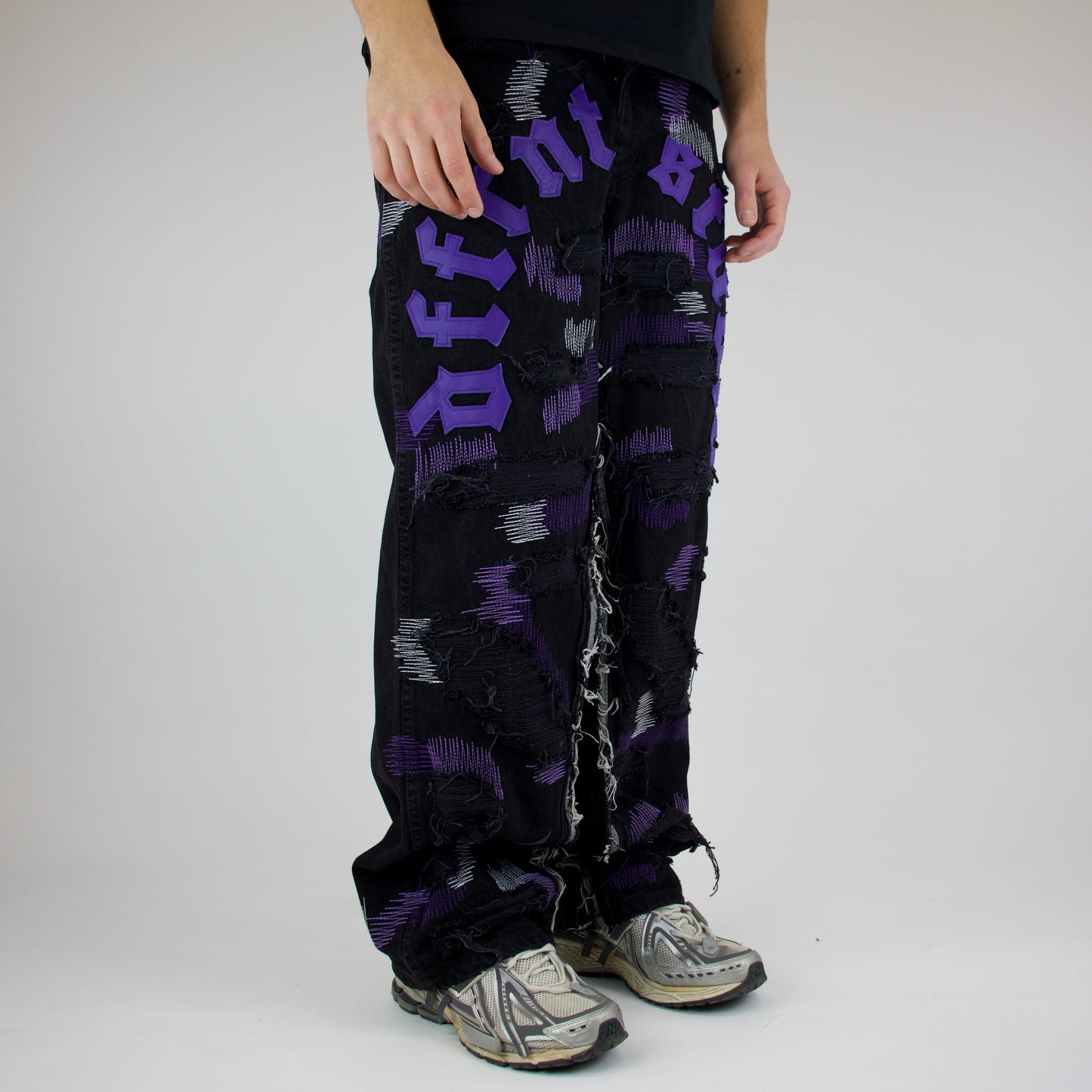 DFFRNT studio jeans black-purple