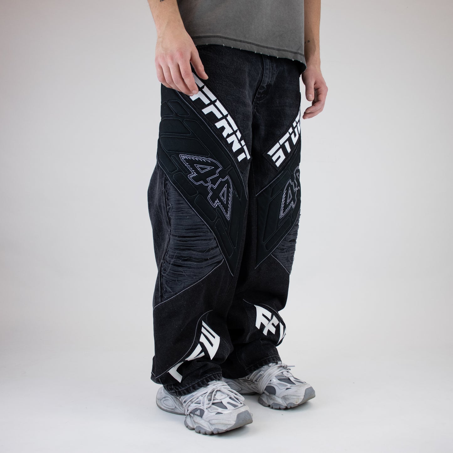 D44RNT black moto jeans