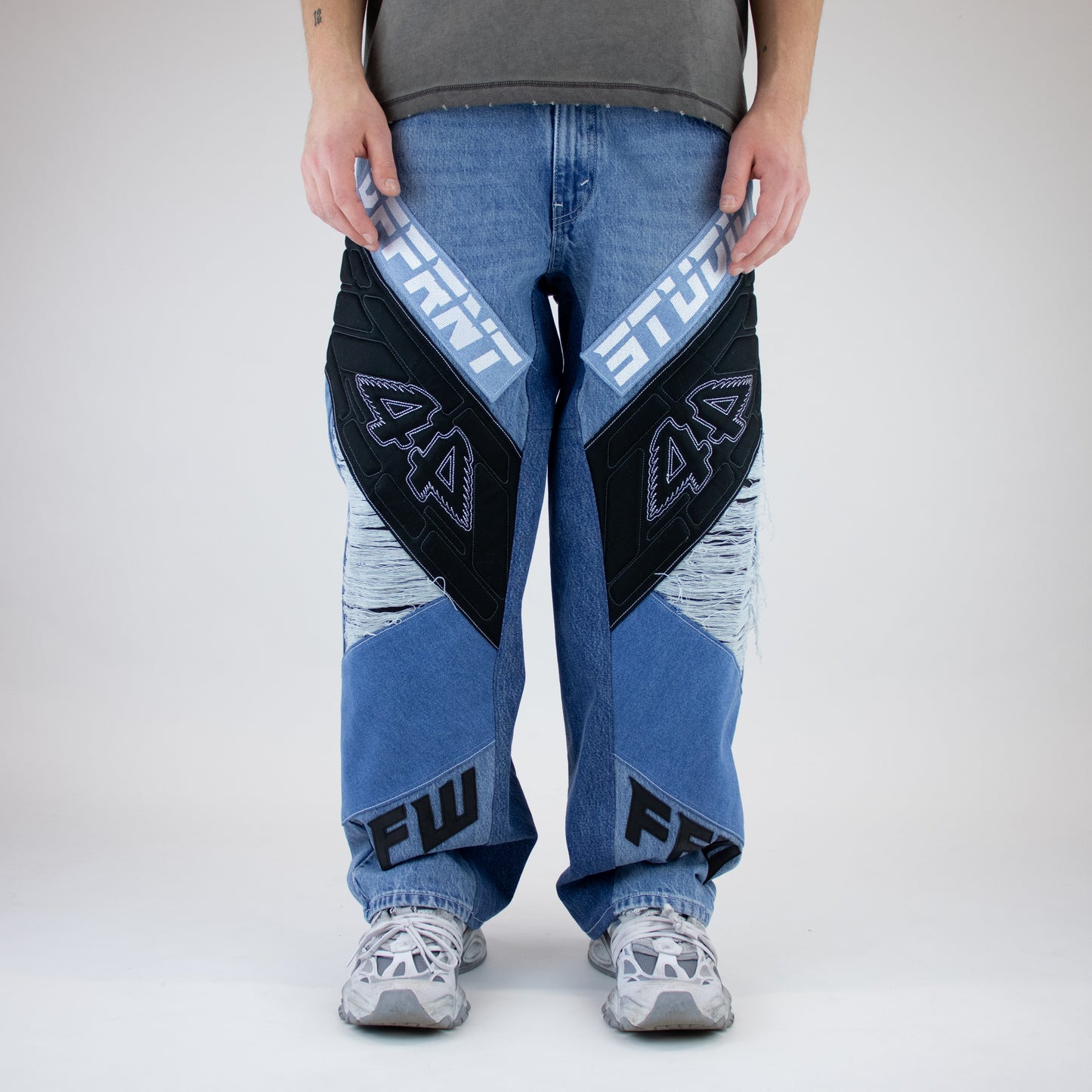 D44RNT blue moto jeans