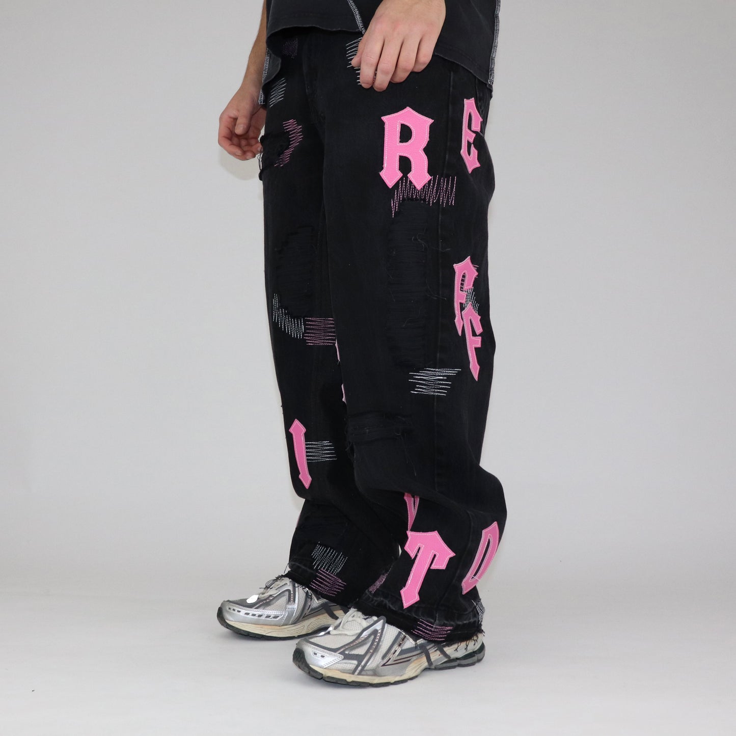Black-pink baggy jeans