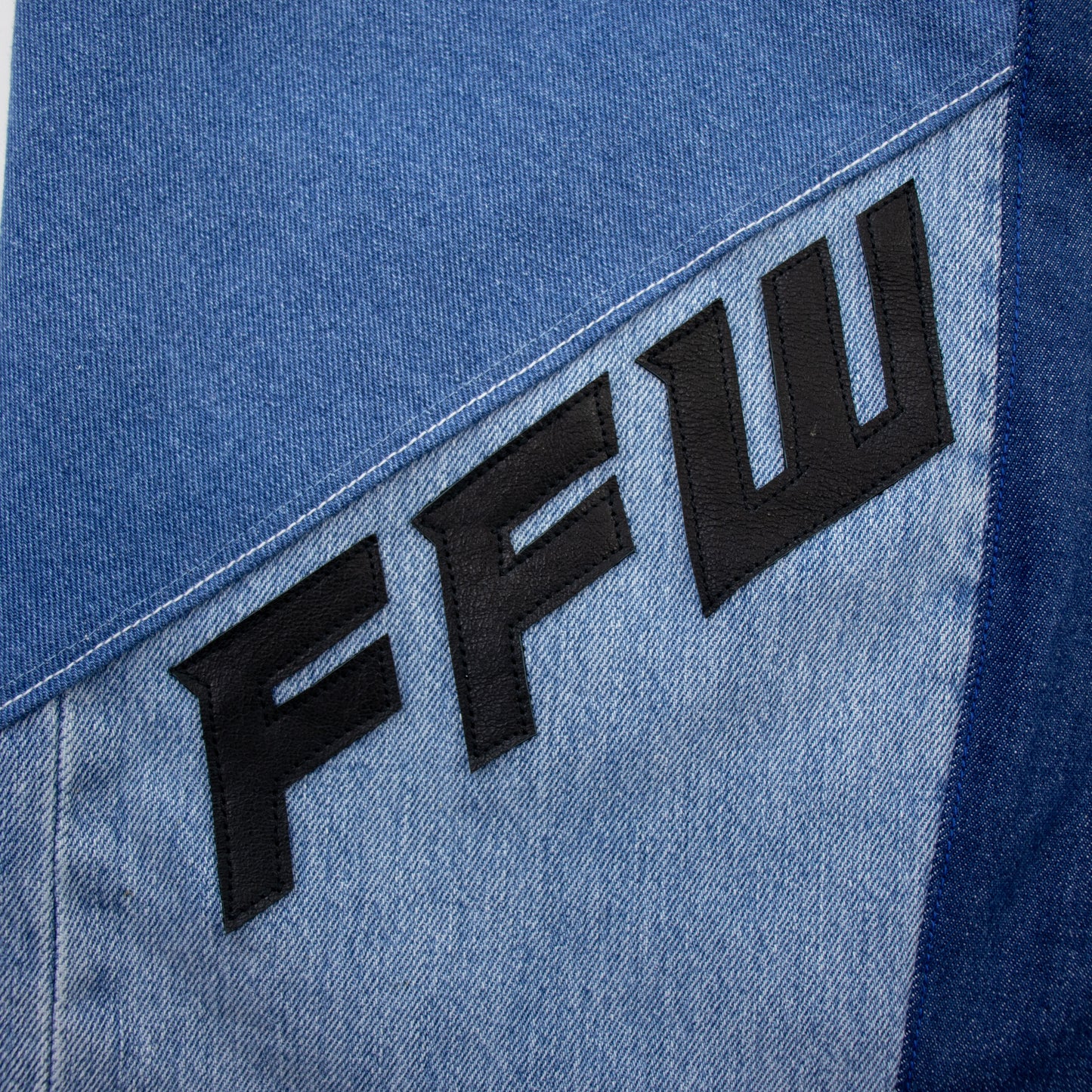 D44RNT blue moto jeans