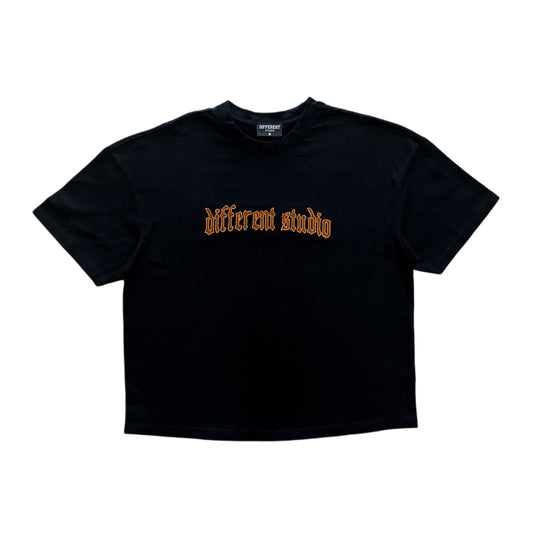 Studio tee black-orange