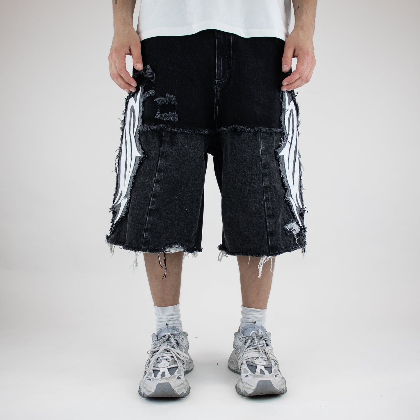 DFFRNT 100ry panel shorts