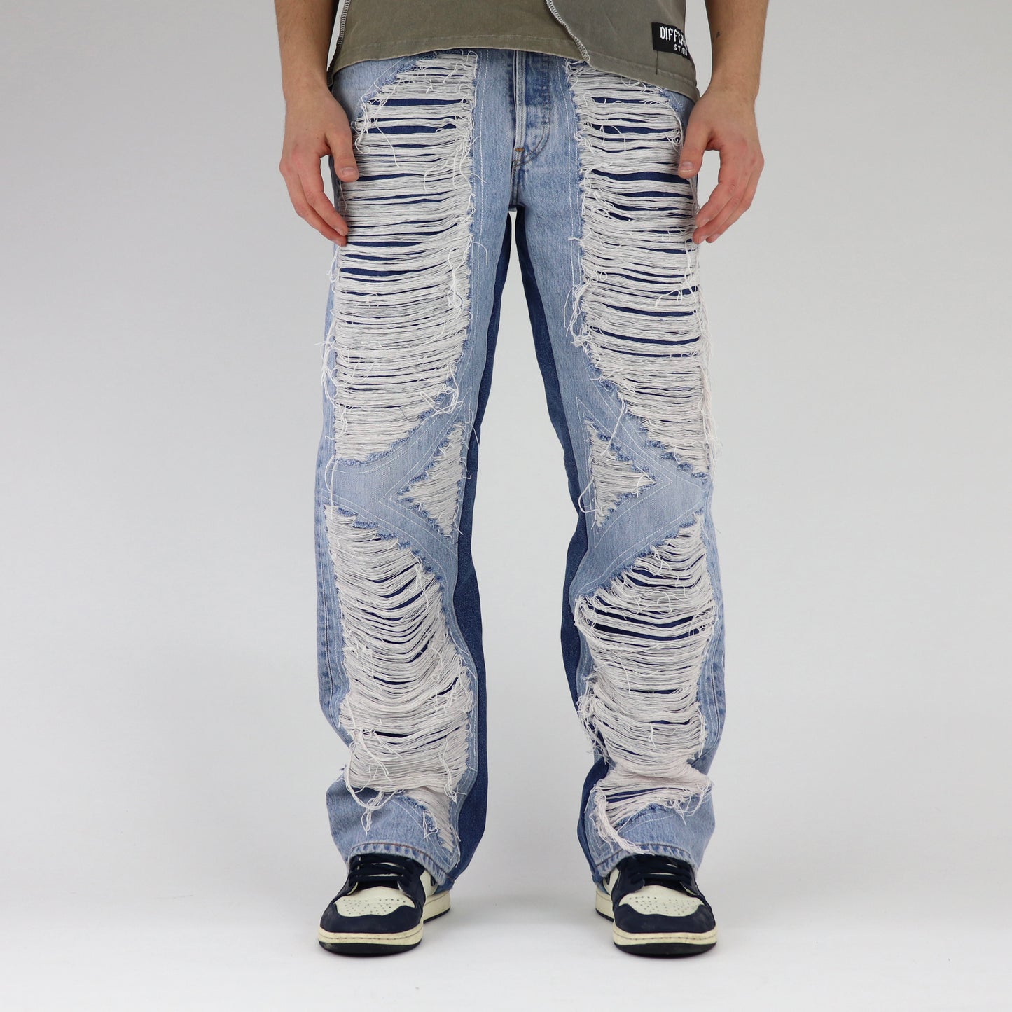 Symmetrical distressed jeans
